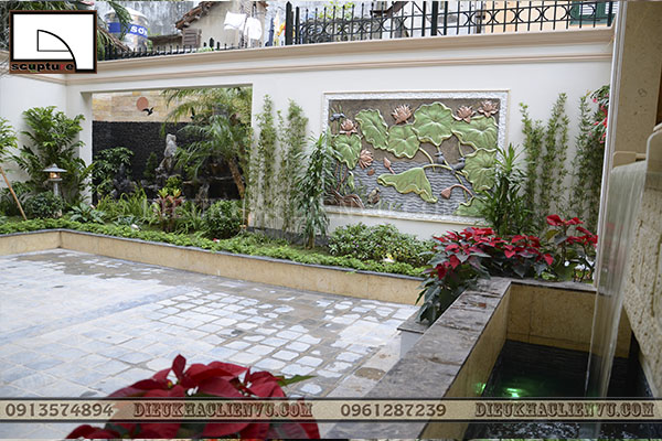 Trang trí sân vườn bằng tranh phù điêu